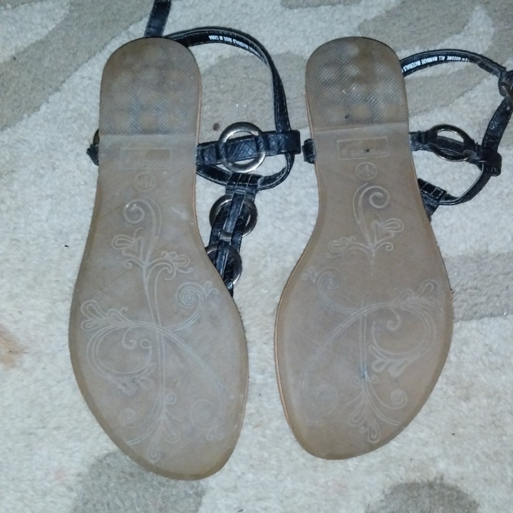 Sandal's - Picture 2 of 2